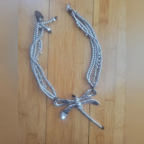 UNO de 50 Silver Dragonfly Necklace - Picture 3 of 6